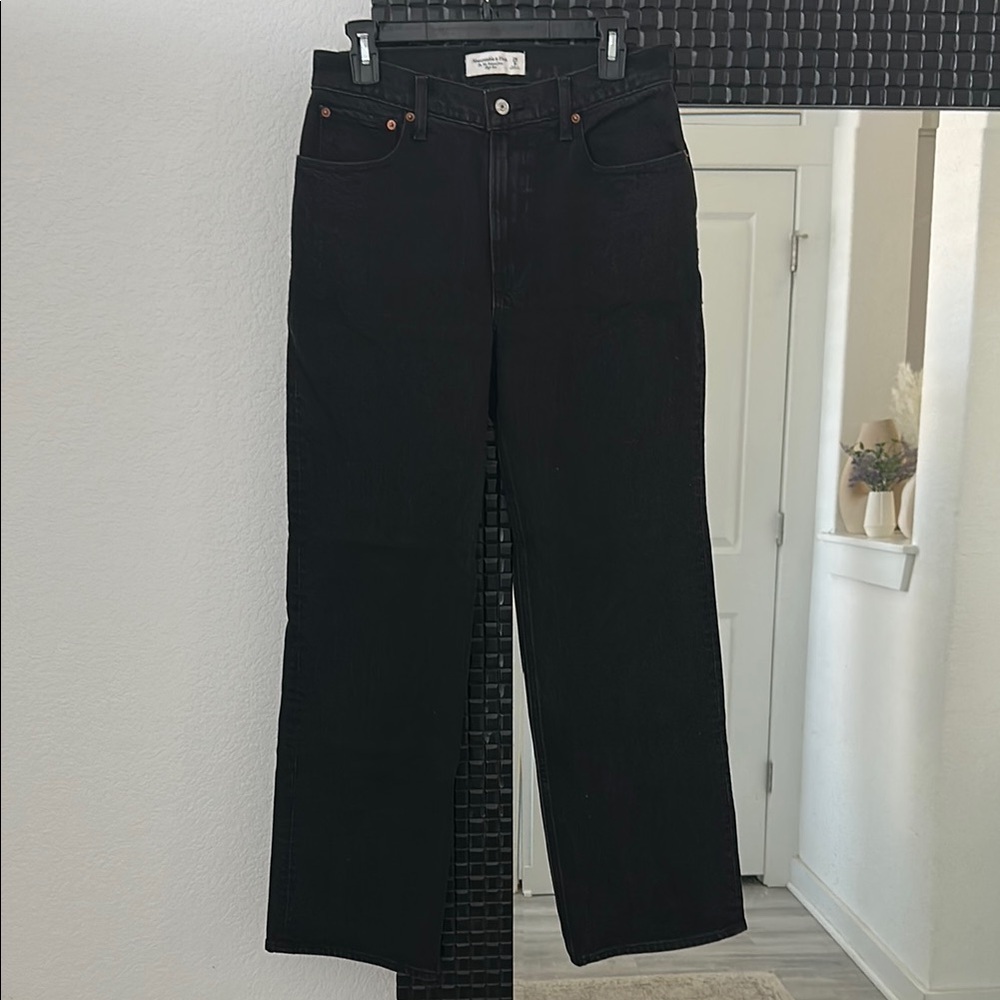 Abercrombie & Fitch Black 90s High Rise Straight Leg Denim